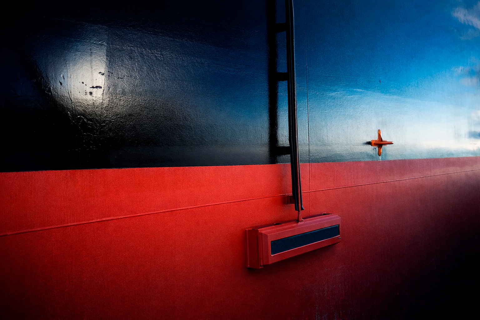 Estrutura naval – casco com eletrodo de referência e monitoramento em ambiente marítimo